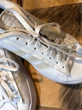 Women’s White Adidas Low-Top Sneakers with Iridescent Accents
